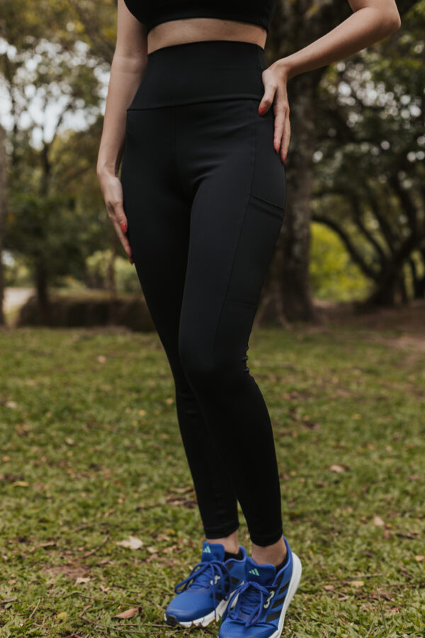 Legging bolso lateral preto